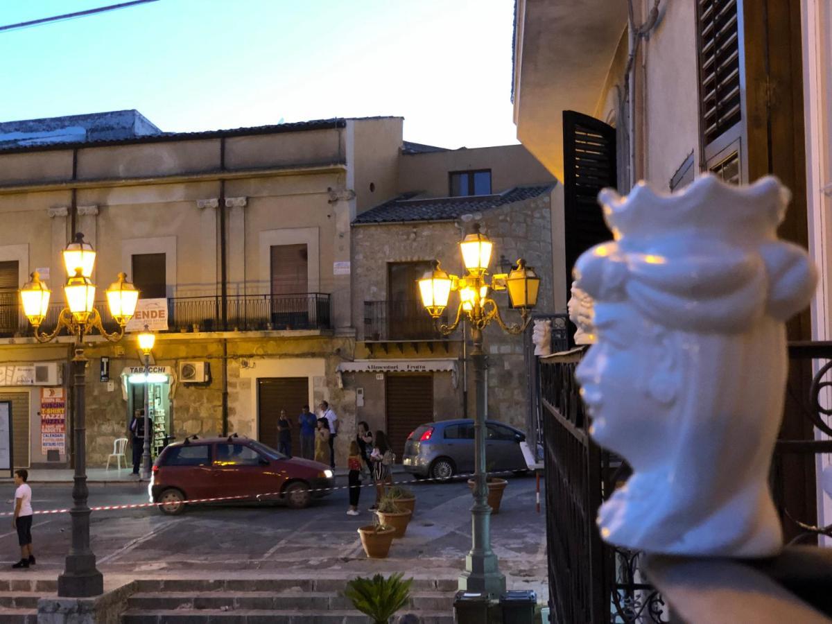 Ferienwohnung Cortile Umberto Racalmuto Exterior foto